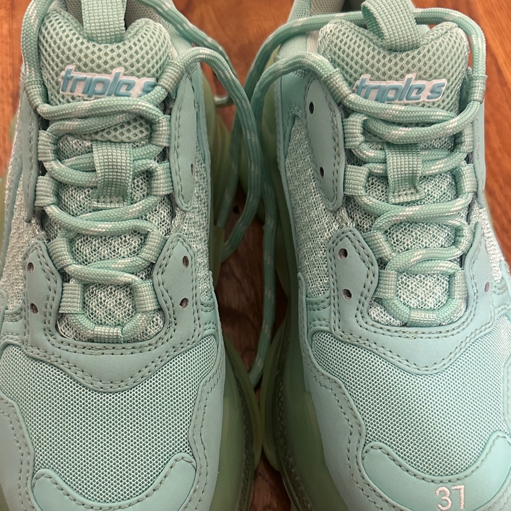 Balenciaga Women's Mint Green Sneakers - Picture 4 of 8